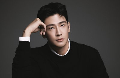 배우 구자성, 화보급 새 프로필 공개
