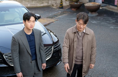 첫 방송 앞둔 ‘사마귀: 살인자의 외출’ 연쇄살인마 엄마 고현정X형사 아들 장동윤 '의미심장’ 만남 예고