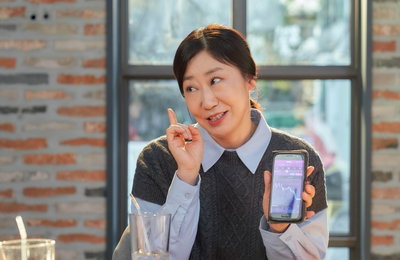 MBC 새 금토드라마 <달까지 가자> 라미란, 이선빈X조아람 붙잡고 '코인 열차' 탑승 제안