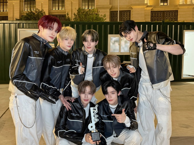클로즈유어아이즈