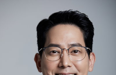 배우 김선혁, KJCNM 엔터와 전속계약… 19일 개봉작 '초콜릿' 주연 출격 예고