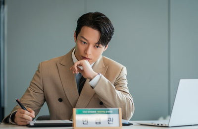 '키스는 괜히 해서!' 장기용X안은진, 면접장 재회… 오피스 로코 예고 속 불안감 증폭