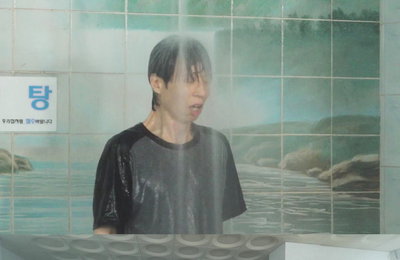 <놀면 뭐하니?> 유재석, 냉탕 폭포수 아래서 ‘쾌남력’ 폭발… 새해 기운 받기 총출동