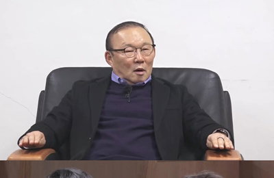 '뭉쳐야 찬다4' 박항서 감독 전격 방문…김남일 섭섭함 토로, 안정환 '폭군' 된 사연은?